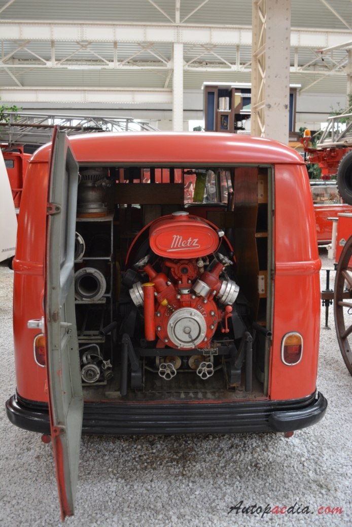 Ford FK 1000 1953-1961 (1962 FK 1000/15 Metz wóz strażacki), tył
