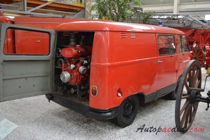 Ford FK 1000 1953-1961 (1962 FK 1000/15 Metz wóz strażacki), prawy tył