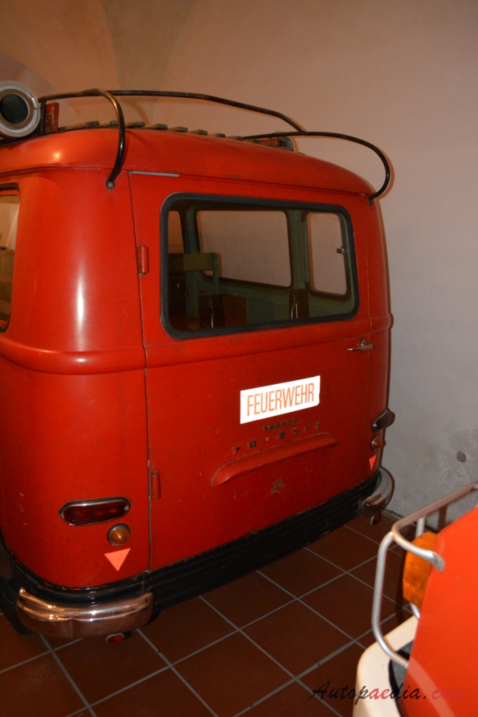 Ford Taunus Transit 1961-1965 (wóz strażacki), tył