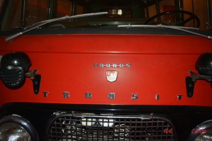 Ford Taunus Transit 1961-1965 (wóz strażacki), emblemat przód 