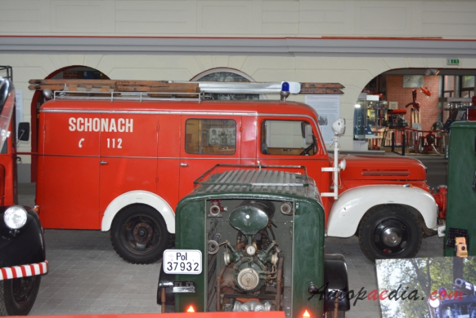 Ford FK 1. Series 1951-1955 (1952 G 39 S LF 8 wóz strażacki), prawy bok