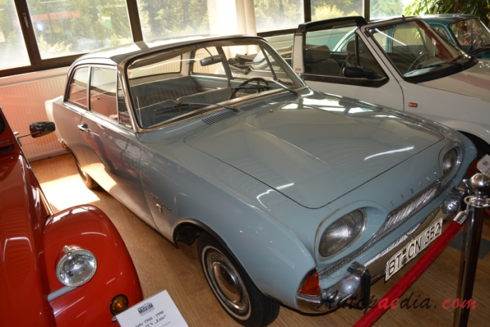 Ford M-Series 2nd generation (P3) 1960-1964 (1962 Taunus 17M sedan 2d), right front view