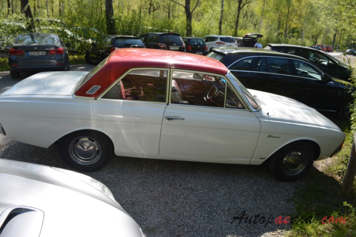 Ford M-Series 3rd generation (P5) 1964-1967 (Taunus 17M sedan 2d), right side view