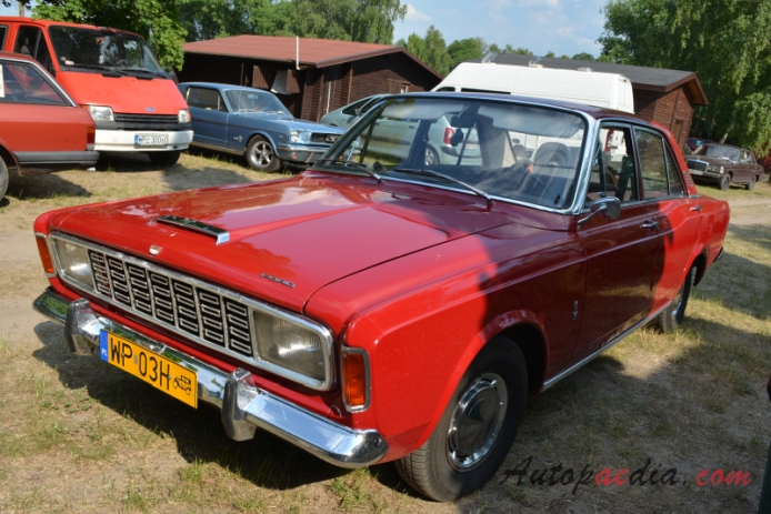 Ford M-Series 4th generation (P7) 1967-1968 (1967 20M 2000S sedan 4d), left front view