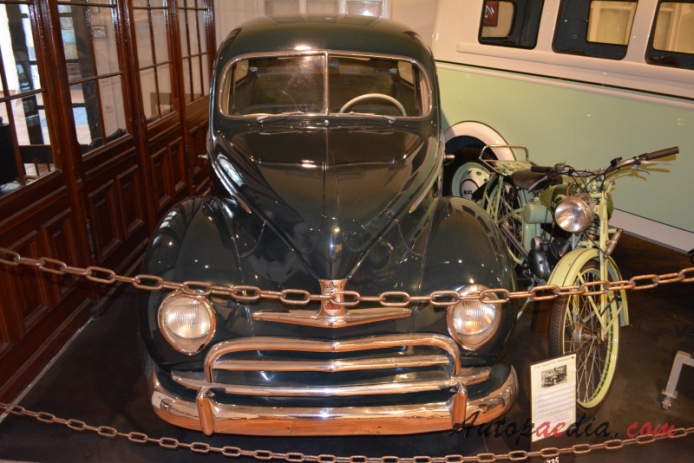 Ford Taunus G73A 1948-1952 (1951 saloon 2d), przód