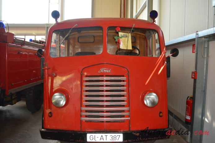 Ford LF 20 1940 (Metz wóz strażacki), przód