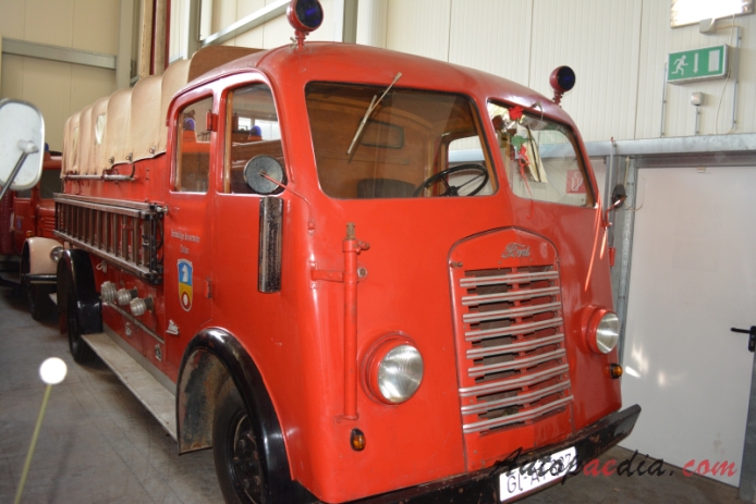 Ford LF 20 1940 (Metz fire engine), right front view