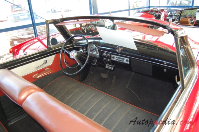 Ford 1952-1954 (1953 Crestline Sunliner cabriolet 2d), interior