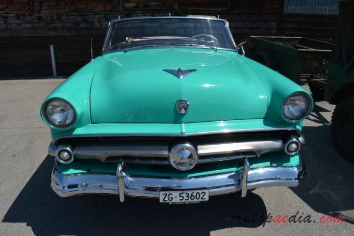 Ford 1952-1954 (1954 Crestline cabriolet 2d), przód