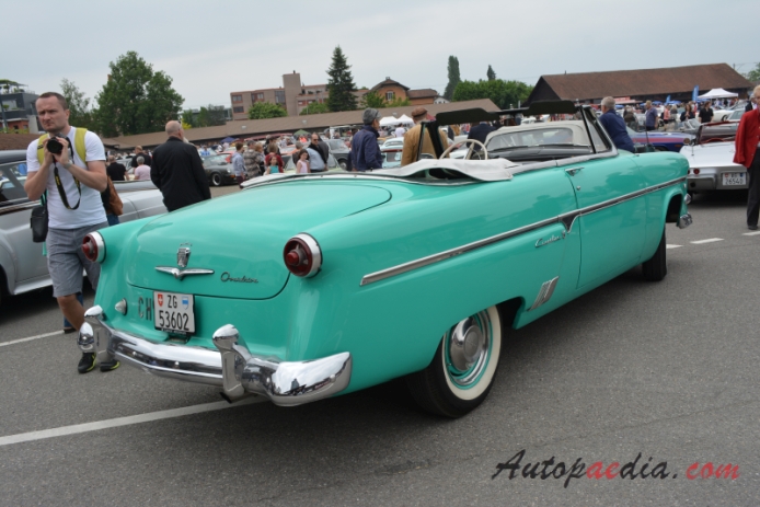 Ford 1952-1954 (1954 Crestline cabriolet 2d), right rear view