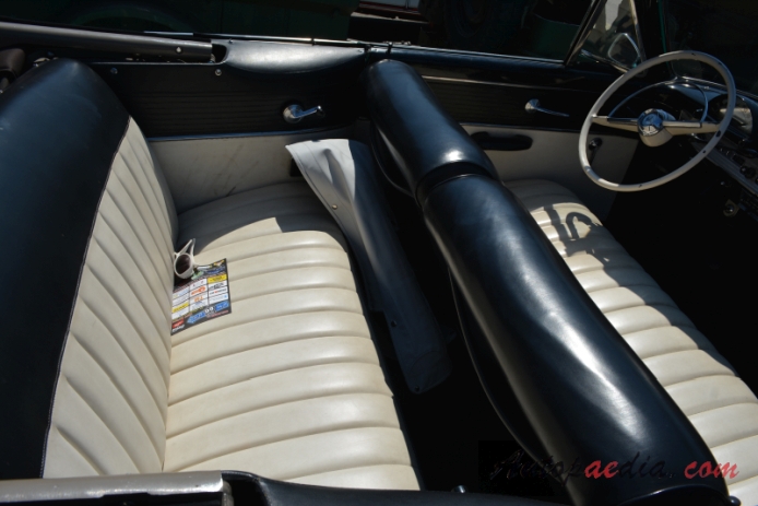 Ford 1952-1954 (1954 Crestline cabriolet 2d), interior