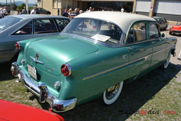 Ford 1952-1954 (1954 Customline sedan 4d), right rear view