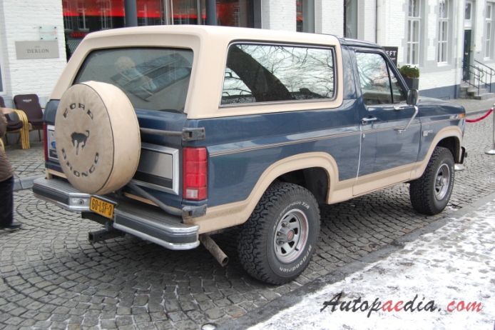 Ford Bronco 3rd generation 1980-1986 (1982-1986 SUV 3d), right rear view
