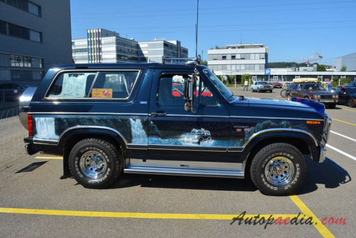 Ford Bronco 3rd generation 1980-1986 (SUV 3d), right side view