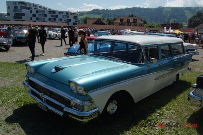 Ford Country Sedan 2. generacja 1955-1958 (1958 estate 5d), lewy przód