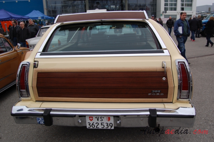 Ford Country Squire 6th generation 1955-1958 (1978 LTD estate 5d), rear view