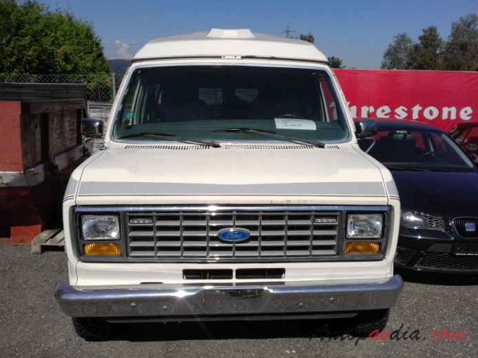 Ford E-Series (Econoline) 3rd generation 1975-1991 (1990 4.9L V6), front view