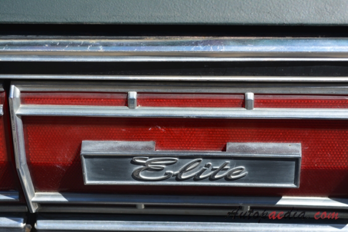 Ford Elite 1974-1976 (hardtop 2d), rear emblem  