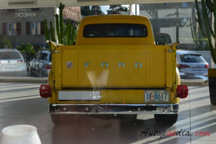Ford F-series 2nd generation 1953-1956 (1954 F-250 V8), rear view