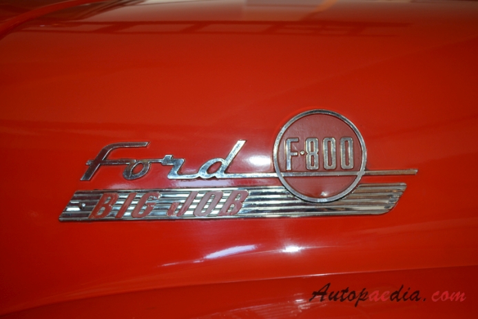 Ford F-series 2. generacja 1953-1956 (1955 F-800 Big Job wóz strażacki), emblemat bok 