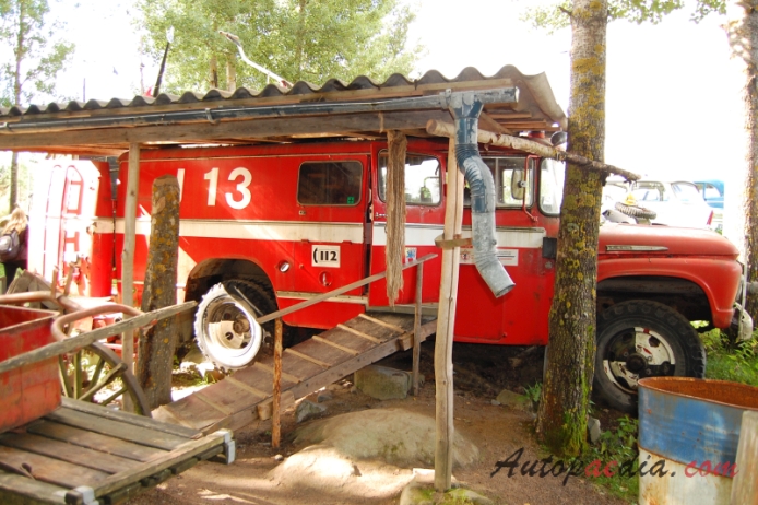 Ford F-series 4th generation 1961-1966 (1961-1962 F-600 fire engine 4d), right side view