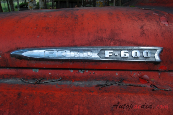 Ford F-series 4th generation 1961-1966 (1961-1962 F-600 fire engine 4d), side emblem 