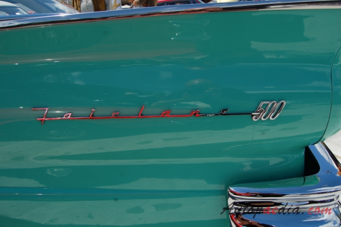 Ford Fairlane 2. generacja 1957-1959 (1957 Fairlane 500 hardtop Coupé 2d), emblemat bok 