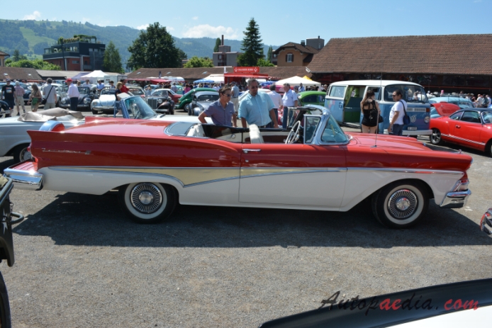 Ford Fairlane 2nd generation 1957-1959 (1958 Fairlane 500 Skyliner Coupé convertible 2d), right side view