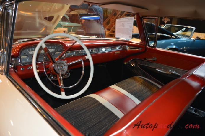 Ford Fairlane 2. generacja 1957-1959 (1959 Fairlane 500 Club Victoria Galaxie hardtop 2d), wnętrze