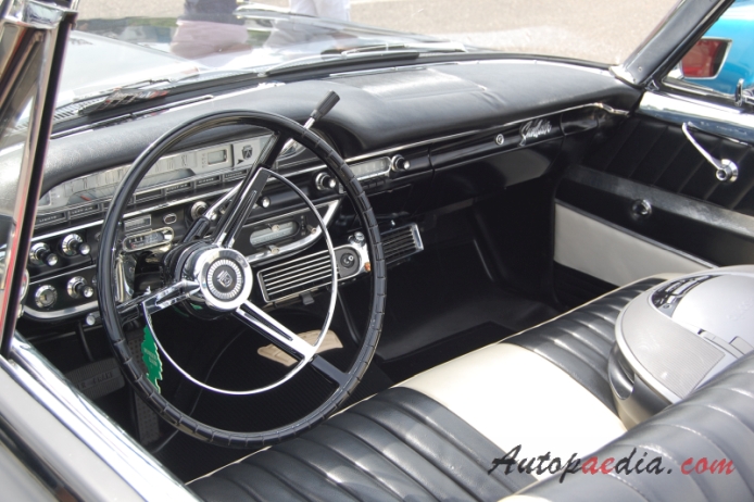 Ford Galaxie 2nd generation 1960-1964 (1961 Sunliner convertible 2d), interior