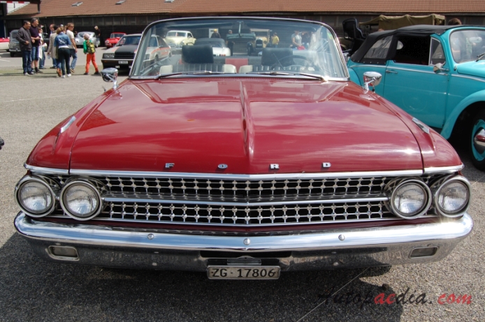 Ford Galaxie 2nd generation 1960-1964 (1961 Sunliner convertible 2d), front view