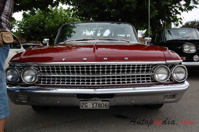 Ford Galaxie 2nd generation 1960-1964 (1961 Sunliner convertible 2d), front view