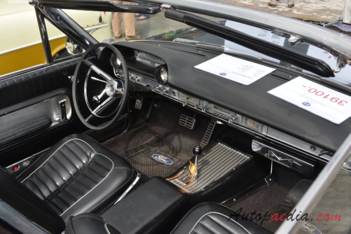 Ford Galaxie 2. generacja 1960-1964 (1964 Galaxie 500 XL 352 cabriolet 2d), wnętrze