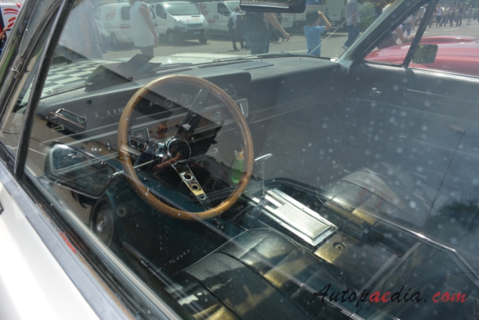 Ford Galaxie 3. generacja 1965-1968 (1966 Galaxie 500 hardtop 2d), wnętrze