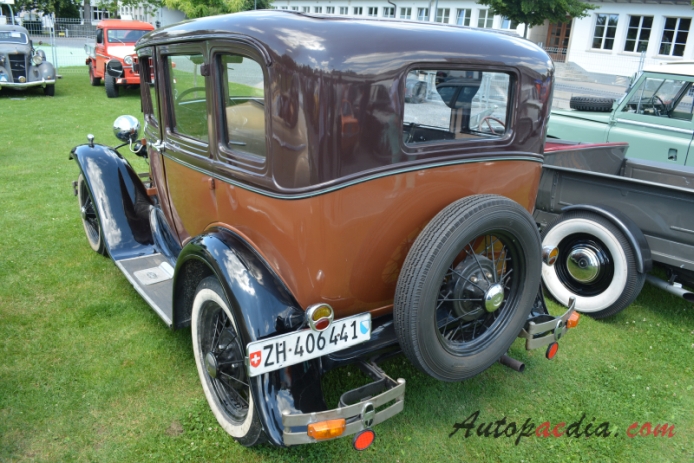 Ford Model A 1927-1931 (1929 Fordor 4d), lewy tył