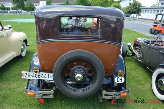 Ford Model A 1927-1931 (1929 Fordor 4d), tył