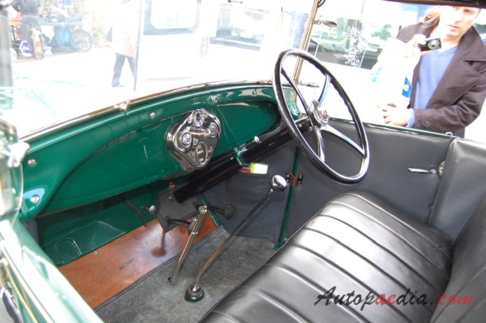 Ford Model A 1927-1931 (1929 roadster 2d), interior