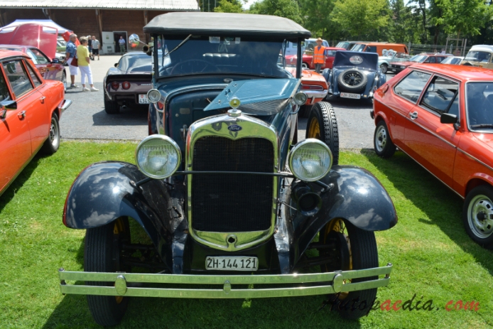 Ford Model A 1927-1931 (1930 phaeton 4d), front view
