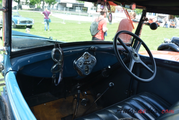 Ford Model A 1927-1931 (1930 phaeton 4d), interior