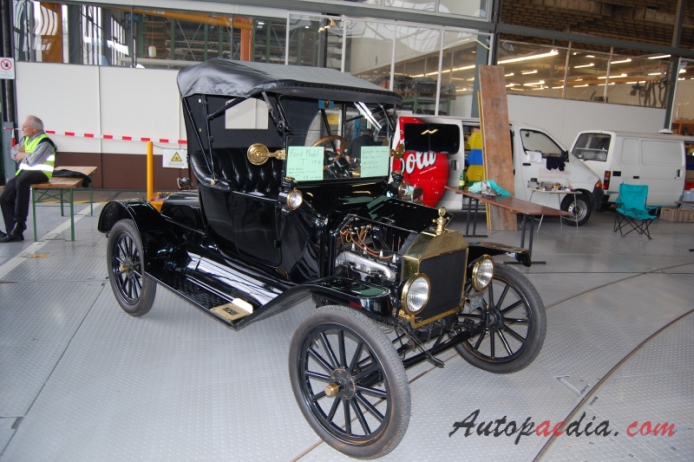 Ford Model T 1908-1927 (1914 Doctor Coupé), prawy przód