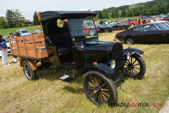Ford Model T 1908-1927 (1917-1925 Ford Model TT pickup), prawy przód