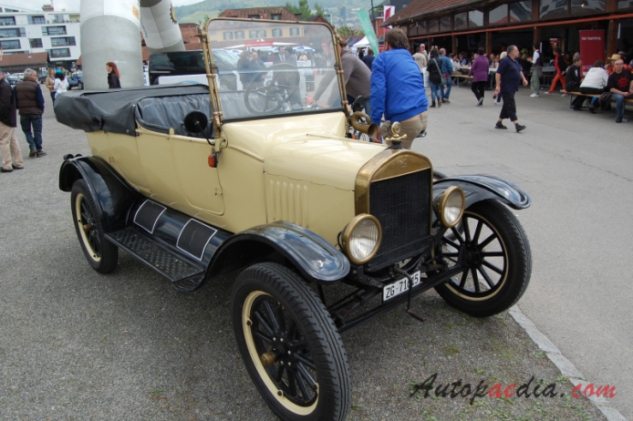 Ford Model T 1908-1927 (1921 touring 4d), prawy przód