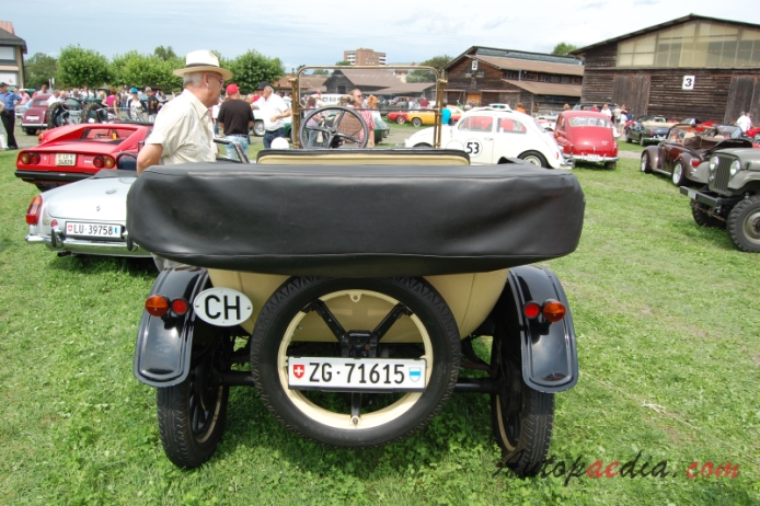 Ford Model T 1908-1927 (1921 touring 4d), tył