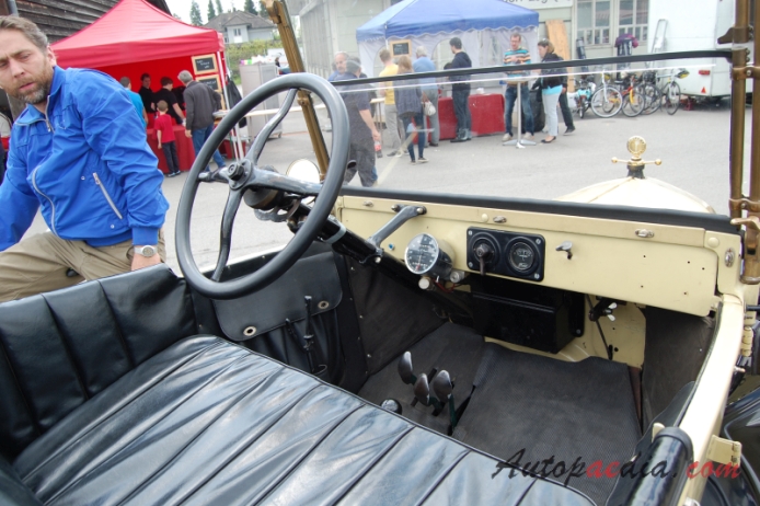 Ford Model T 1908-1927 (1921 touring 4d), interior