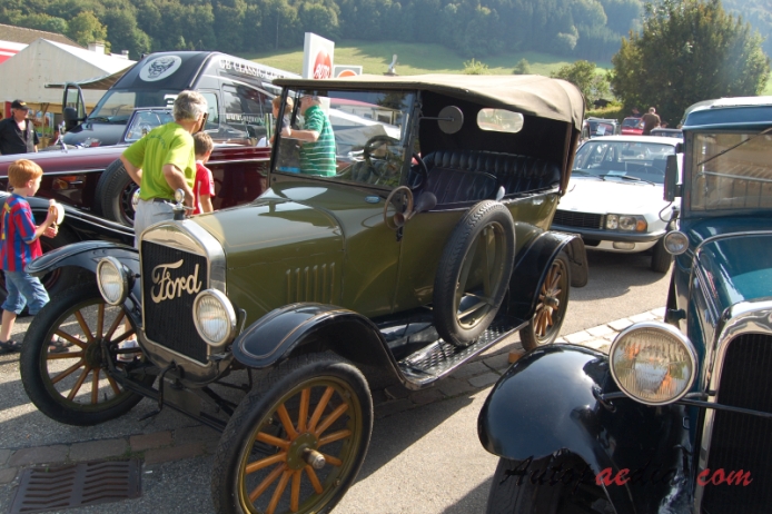Ford Model T 1908-1927 (1923 touring), left front view