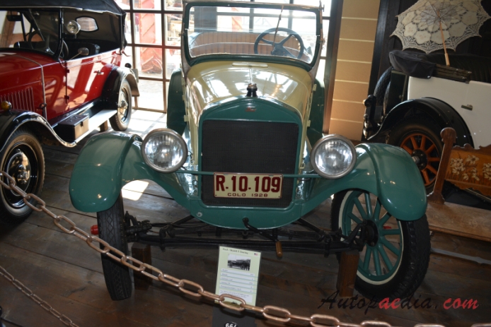 Ford Model T 1908-1927 (1926 touring 4d), przód