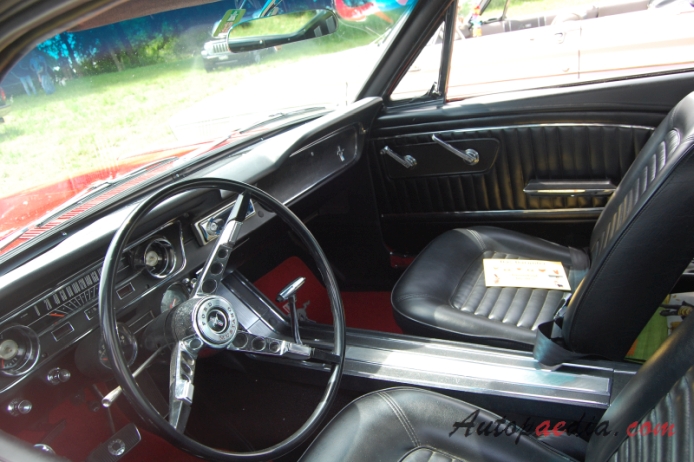 Ford Mustang 1. generacja 1964-1973 (1965 289 cu in Fastback), wnętrze