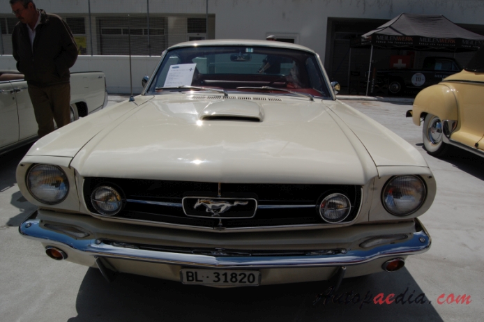 Ford Mustang 1. generacja 1964-1973 (1965 289 cu in GT Fastback), przód