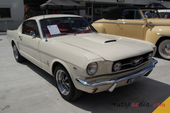 Ford Mustang 1st generation 1964-1973 (1965 289 cu in GT Fastback), right front view