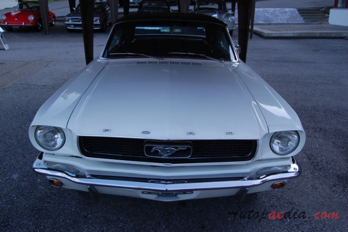 Ford Mustang 1st generation 1964-1973 (1966 Convertible), front view